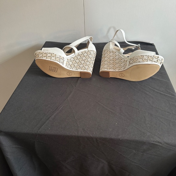 NIB Michael Michael kors white leather  Gabriella wedge sandal 8 😍😍😍 - Picture 5 of 12